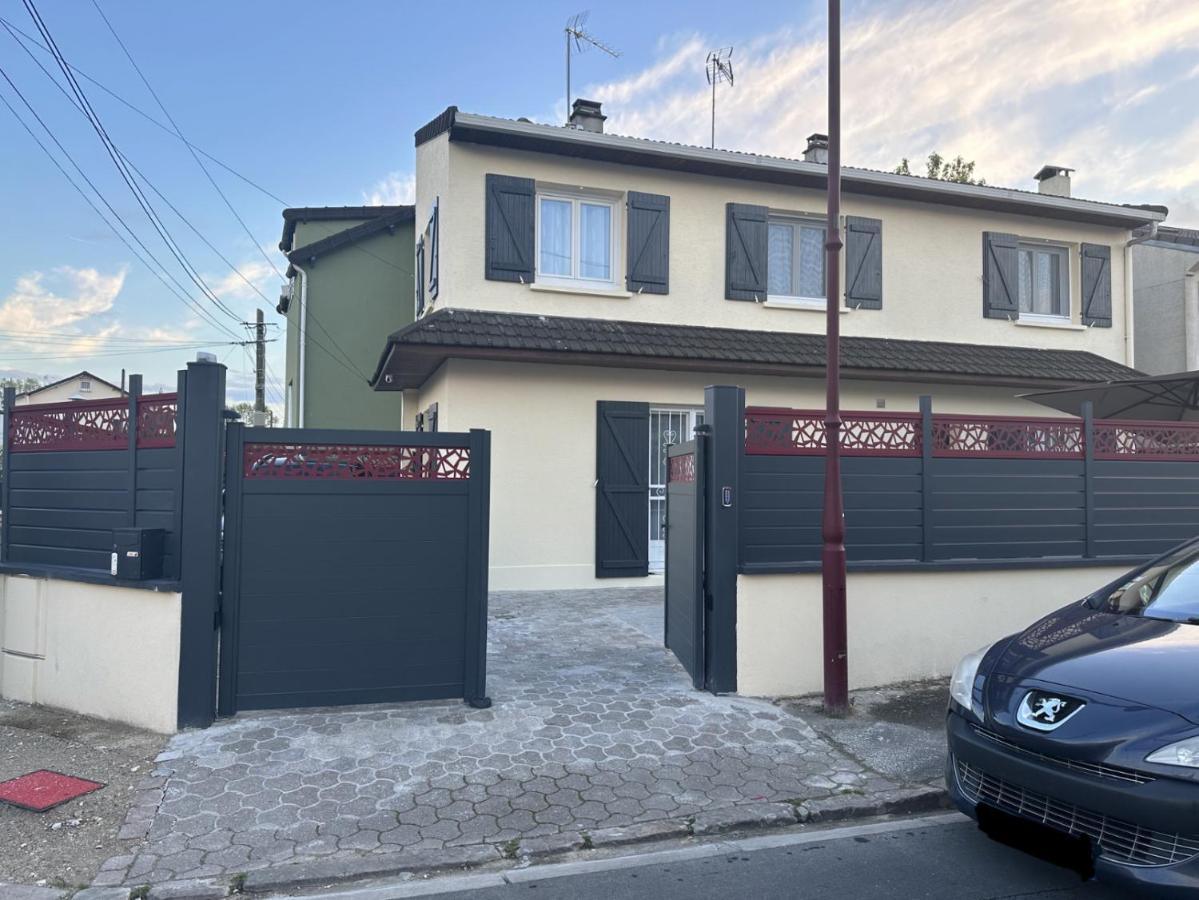 Chambre Pour 2 Personnes Avec Lit Separe Dans La Banlieue Parisienne Bondy Exterior photo