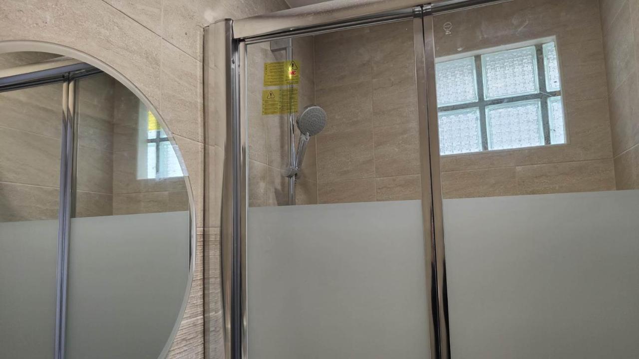 Chambre Pour 2 Personnes Avec Lit Separe Dans La Banlieue Parisienne Bondy Exterior photo